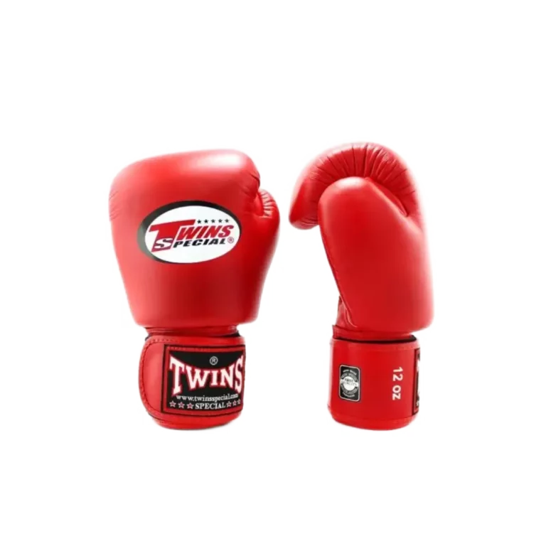 2393 8 boxerske rukavice kozene twins cervena barva